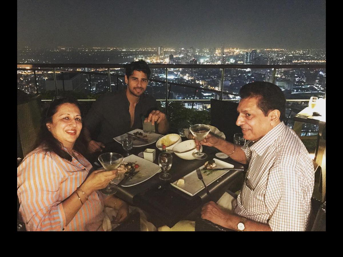 सिद्धार्थ मल्होत्रा के पापा