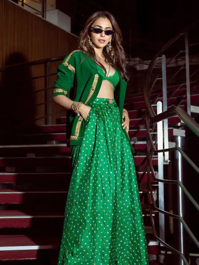 काला चश्मा पहन सज-धजकर तैयार हुईं रकुल प्रीत सिंह