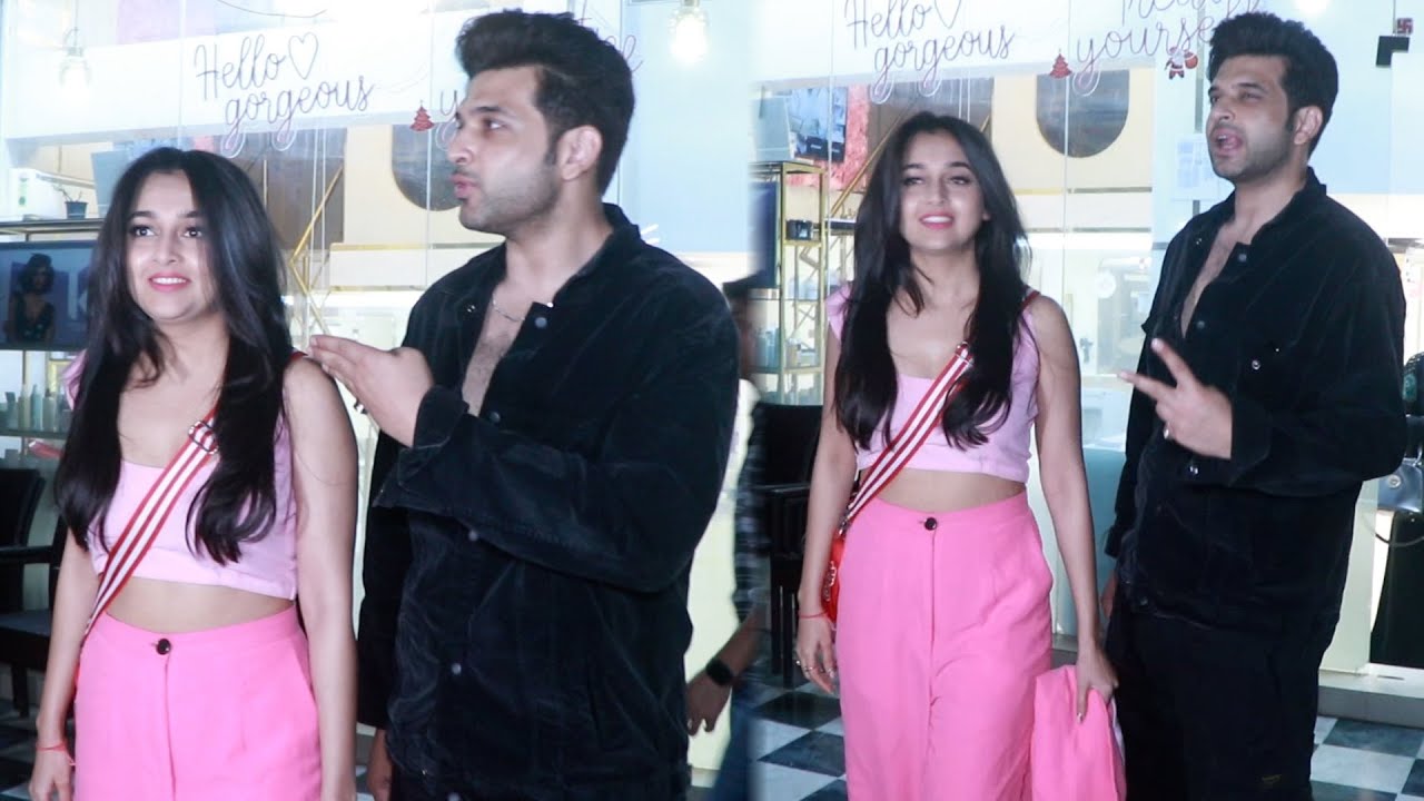 Karan Kundrra and Tejasswi Prakash: रोमांटिक डिनर डेट के लिए हाथ में हाथ डाले निकले करण कुंद्रा और तेजस्वी प्रकाश 1 Tejasswi Prakash