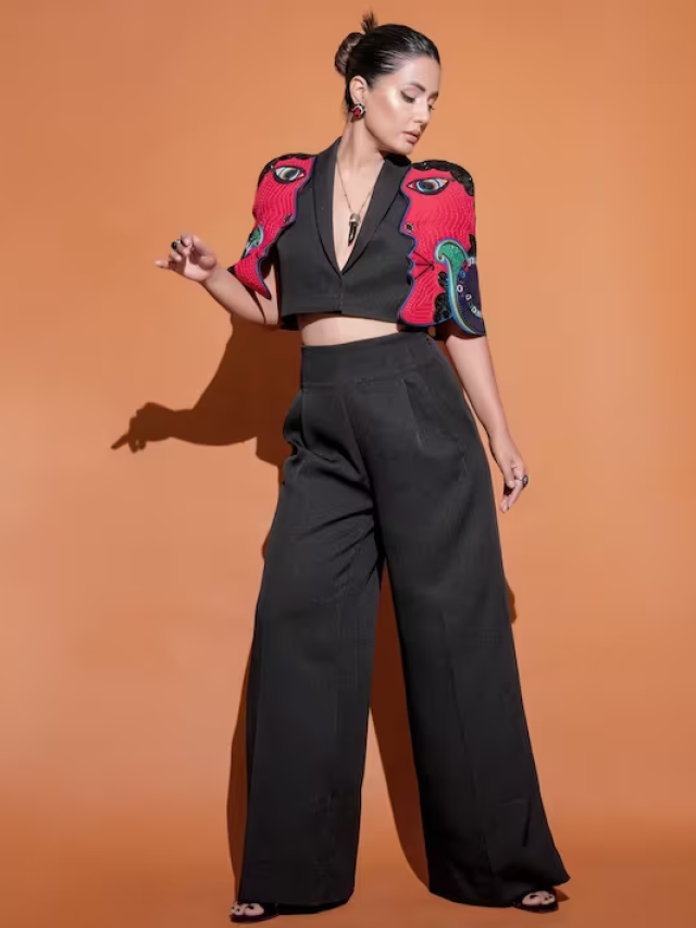 Hina Khan की स्टनिंग फोटोज ने इंटरनेट पर लगाई आग