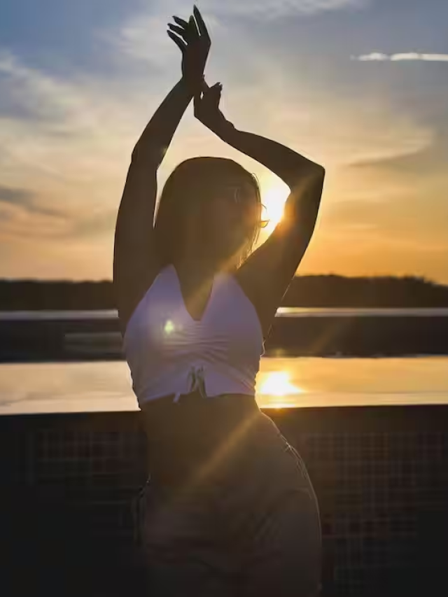 थाईलैंड में चिल करने पहुंचीं नवाजुद्दीन सिद्दीकी की पत्नी Avneet Kaur