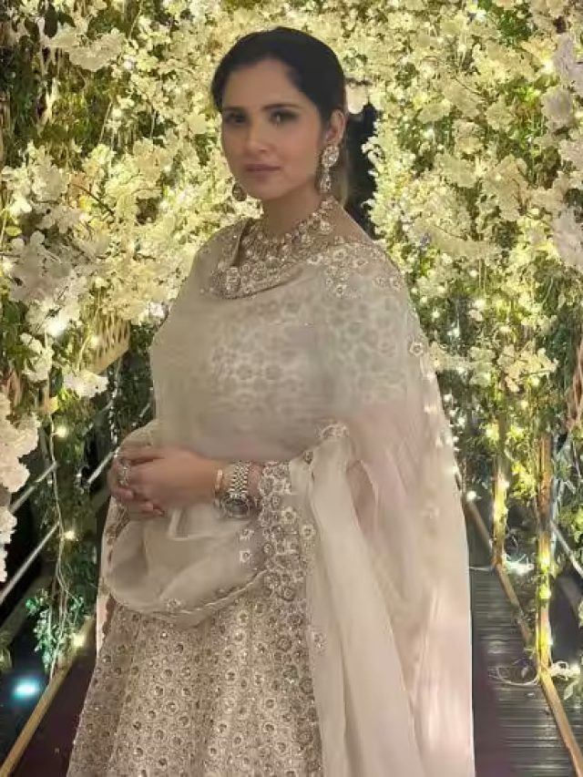 परिणीति चोपड़ा की शादी में लाखों की ड्रेस पहनकर पहुंची Sania Mirza