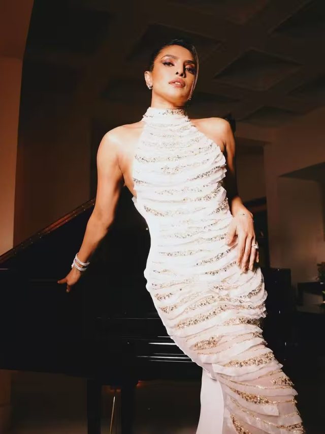 भारत आकर Priyanka Chopra ने रेड कार्पेट पर बिखेरा जलवा