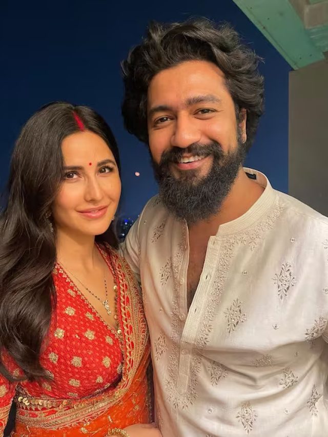मांग में सिंदूर, गले में मंगलसूत्र, Vicky Kaushal and Katrina ने मनाया करवाचौथ