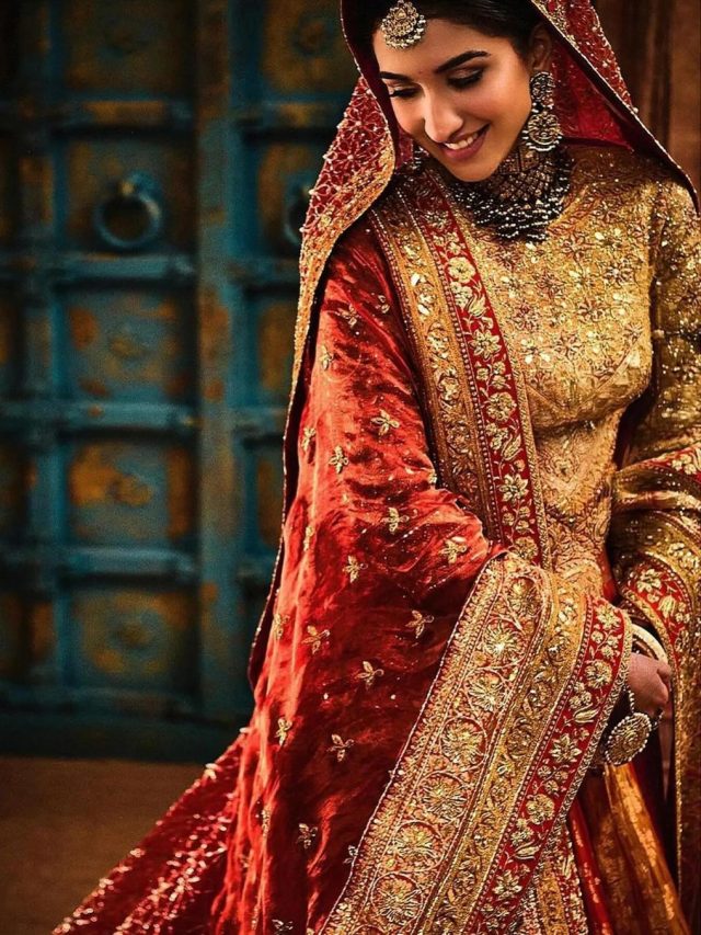 सोने से बना लहंगा जाने Radhika Merchant के लहंगे की खासियतें